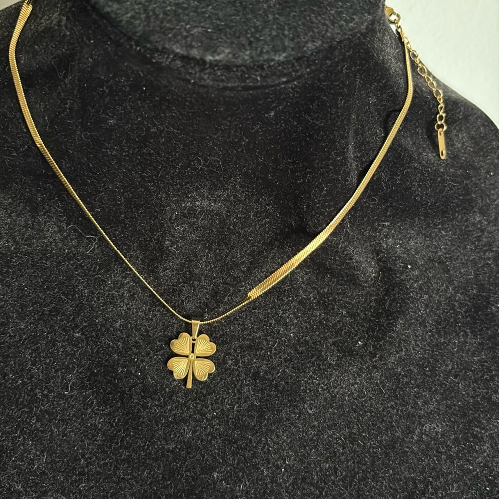 Golden Flower Pendant Necklace Minimalist Design